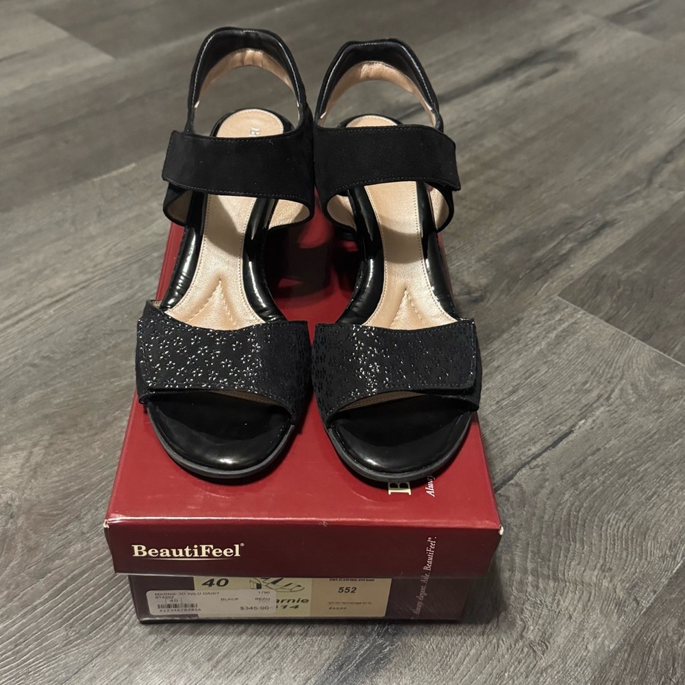 Beautifeel Marnie Sandal Heel 3D Wild Daisy Printed Open Toe Womens Size 40 US 9